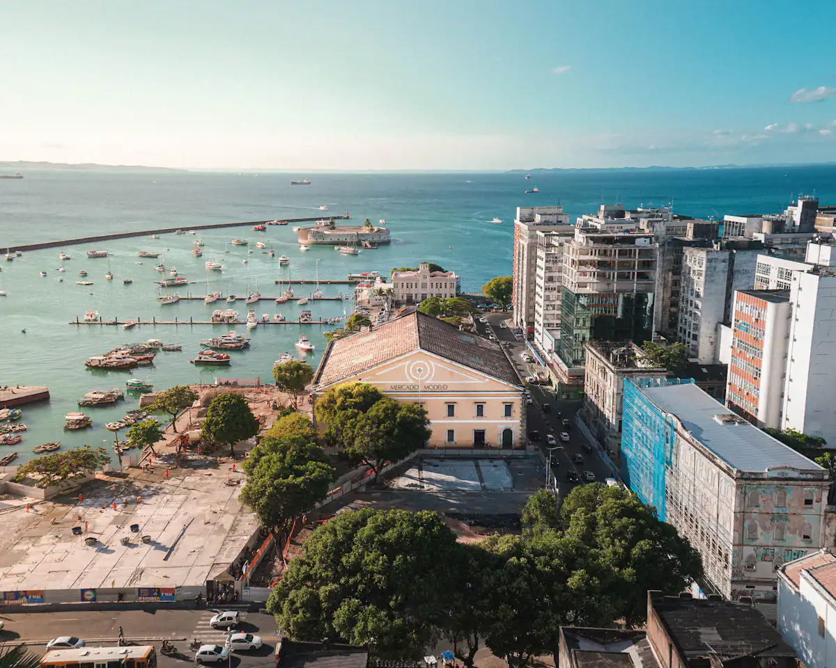 Vista aérea de Salvador, na Bahia, estado da Delegacia Digital para boletim de ocorrência online
