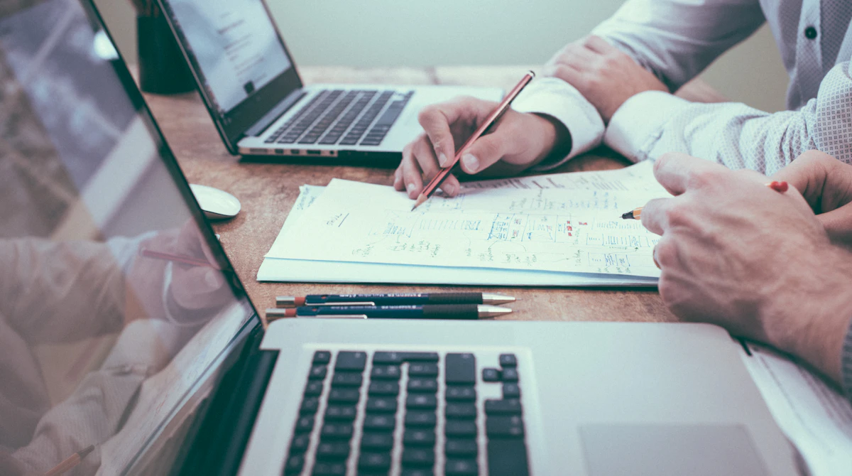 Documentos e planejamento financeiro de beneficiário de previdência estadual